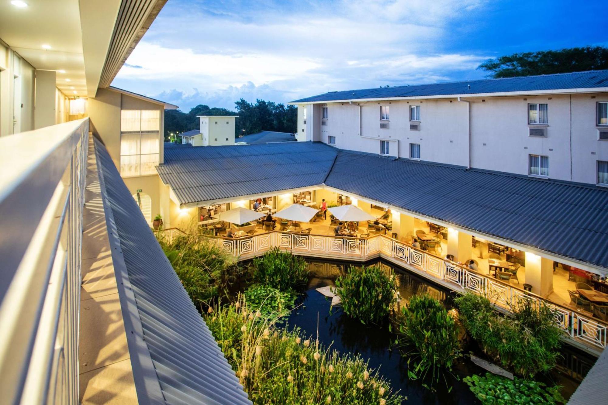 Southern Sun Ridgeway Lusaka Exterior foto